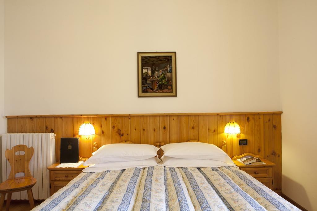 Hotel Bellaria - קורטינה ד'אמפזו חדר תמונה